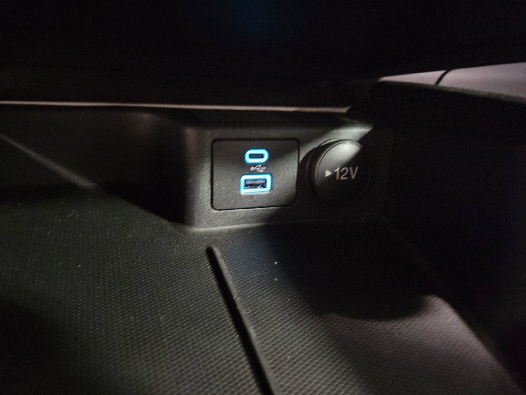 2022 Ford Escape Hybrid Titanium