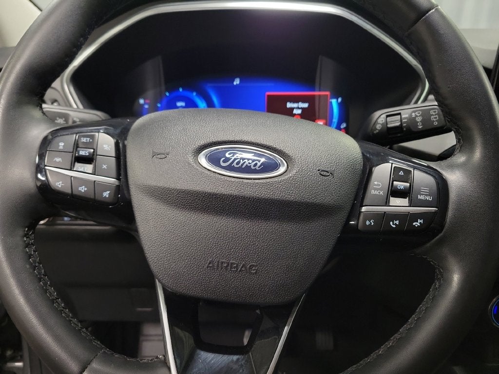 2022 Ford Escape Hybrid Titanium