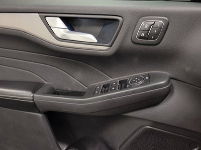 2022 Ford Escape Hybrid Titanium