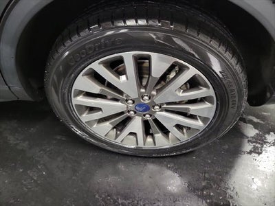 2022 Ford Escape Hybrid Titanium