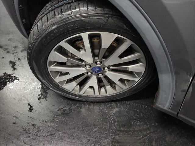 2022 Ford Escape Hybrid Titanium