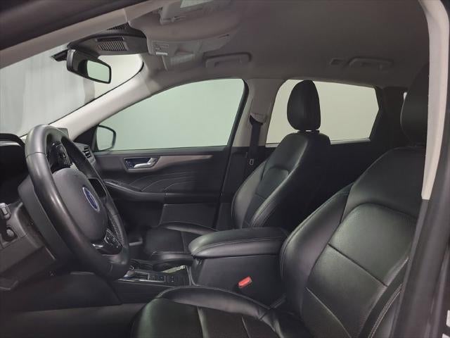 2022 Ford Escape Hybrid Titanium