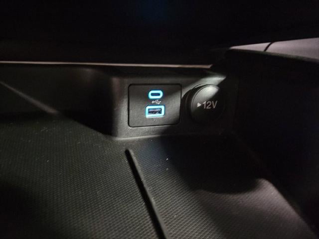 2022 Ford Escape Hybrid Titanium