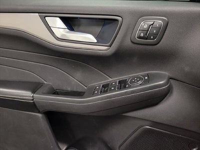 2022 Ford Escape Hybrid Titanium