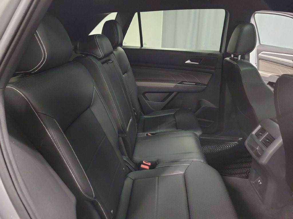 2023 Volkswagen Atlas Cross Sport 2.0T SEL R-Line Black