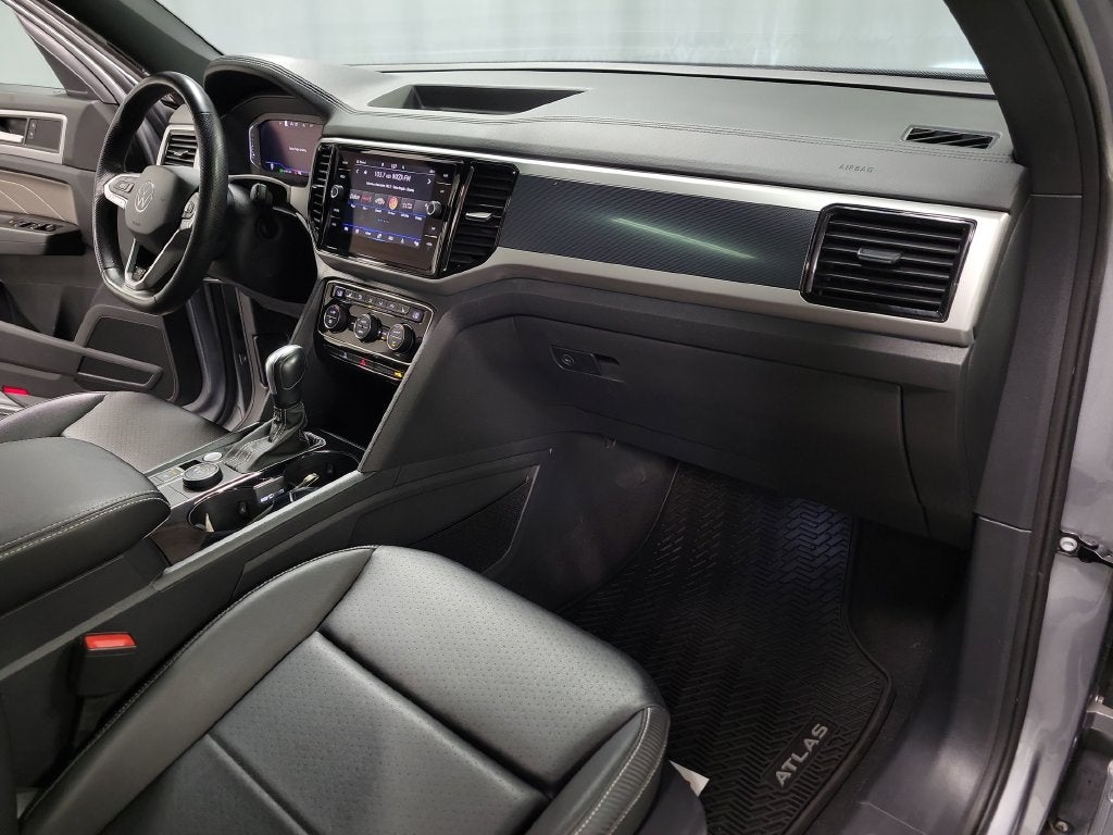 2023 Volkswagen Atlas Cross Sport 2.0T SEL R-Line Black
