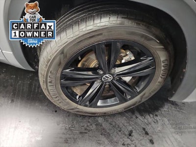 2023 Volkswagen Atlas Cross Sport 2.0T SEL R-Line Black