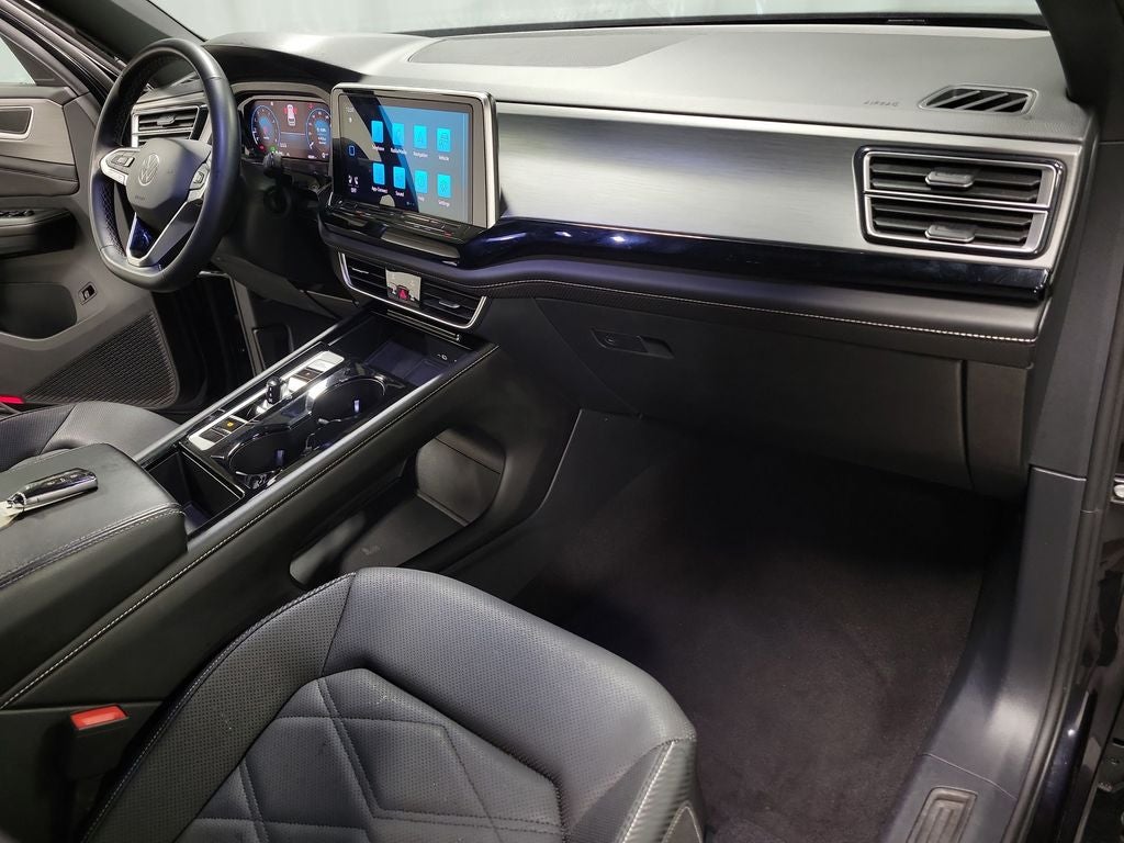 2024 Volkswagen Atlas Cross Sport 2.0T SE w/Technology