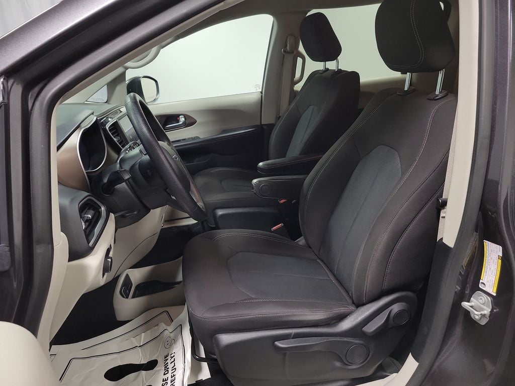 2020 Chrysler Voyager L