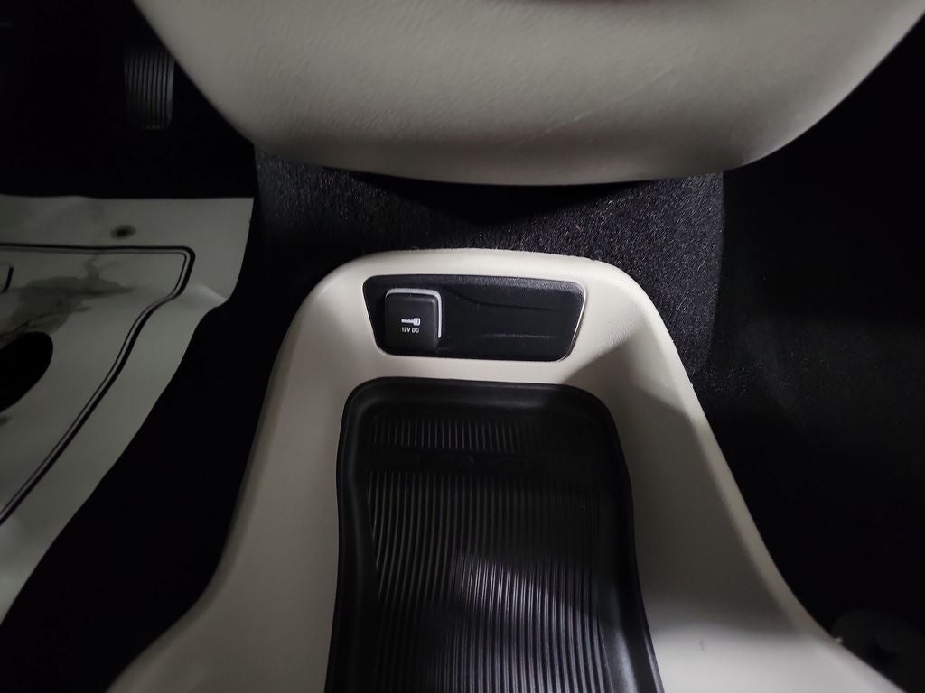 2020 Chrysler Voyager L