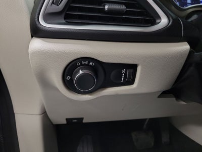 2020 Chrysler Voyager L