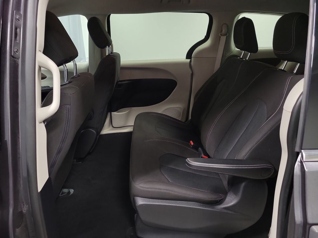 2020 Chrysler Voyager L