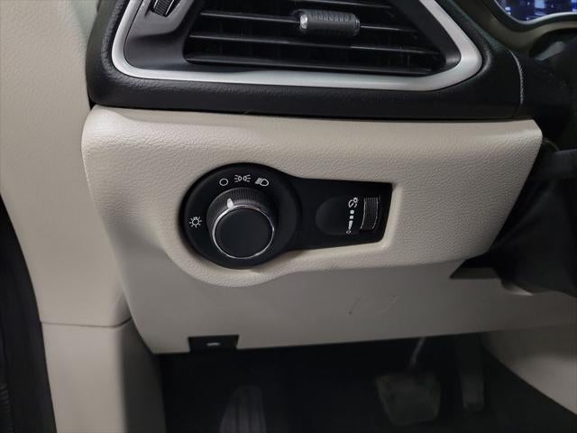 2020 Chrysler Voyager L