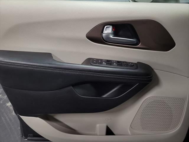 2020 Chrysler Voyager L