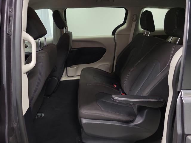 2020 Chrysler Voyager L