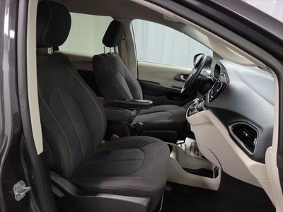 2020 Chrysler Voyager L