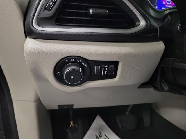 2021 Chrysler Pacifica Touring L