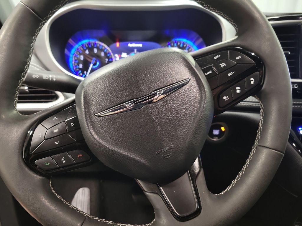 2024 Chrysler Pacifica Touring