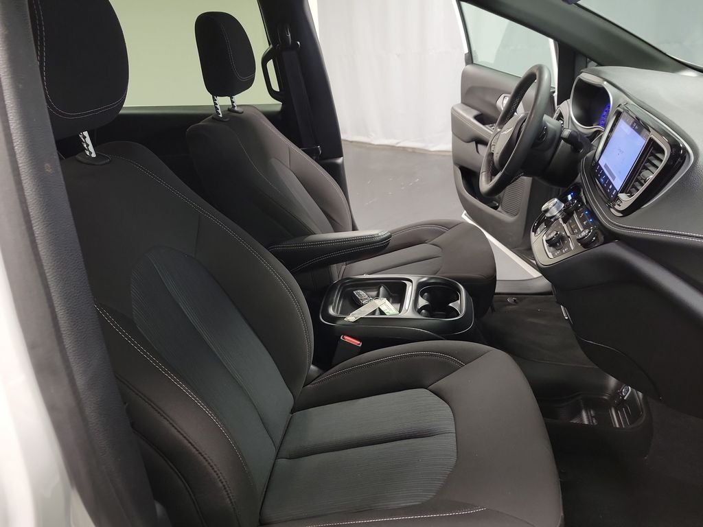 2024 Chrysler Pacifica Touring