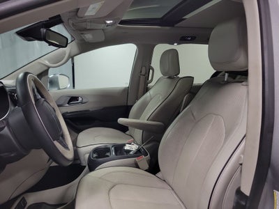 2017 Chrysler Pacifica Hybrid Platinum