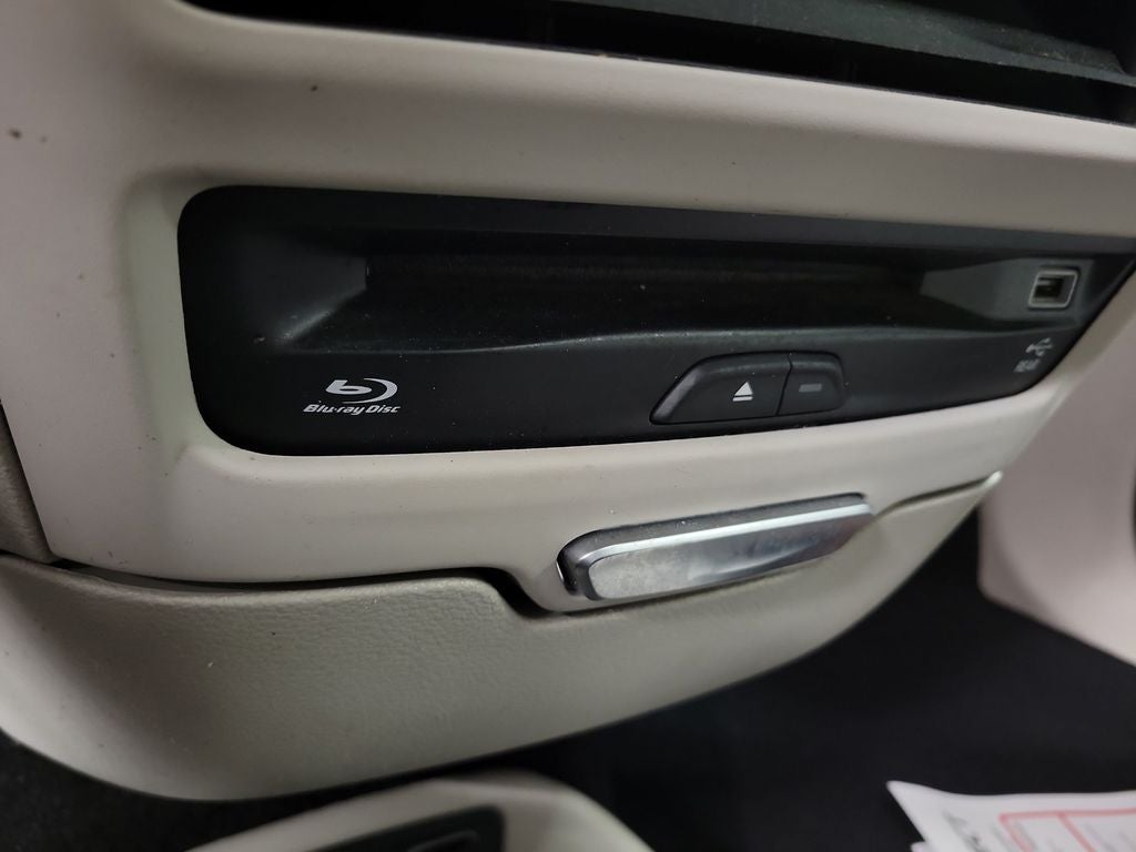 2017 Chrysler Pacifica Hybrid Platinum