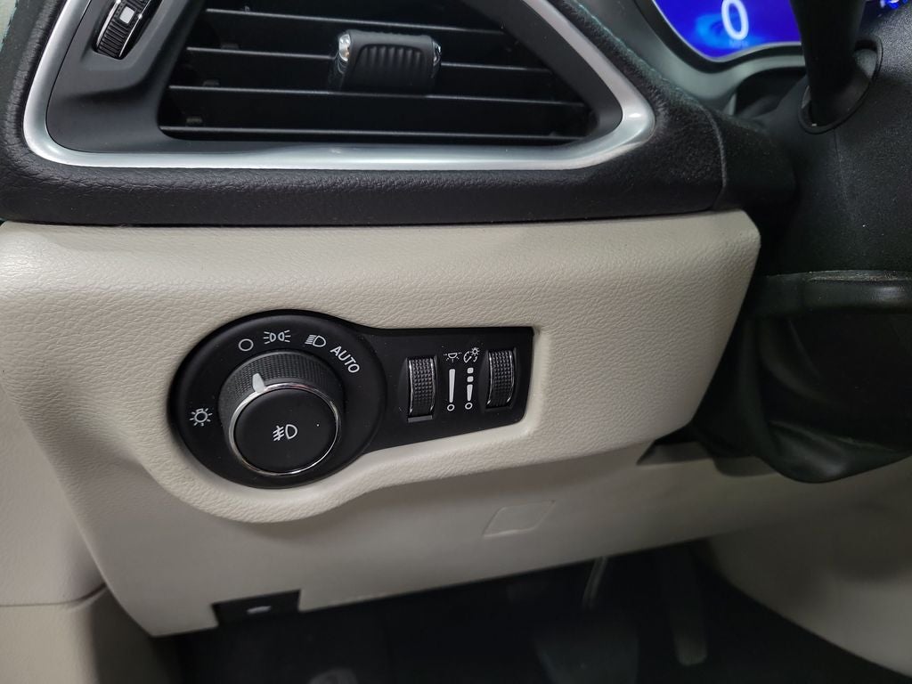 2017 Chrysler Pacifica Hybrid Platinum