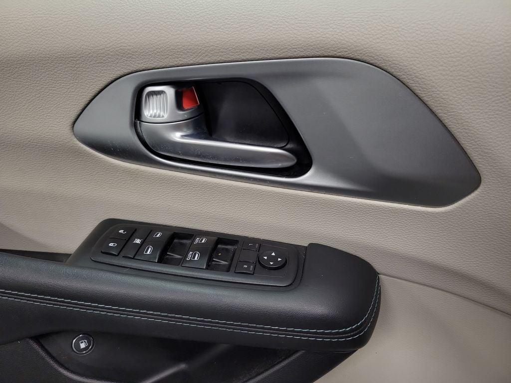 2017 Chrysler Pacifica Hybrid Platinum