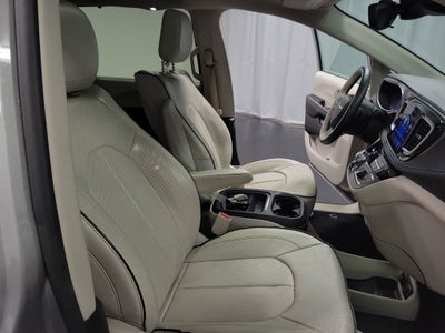 2017 Chrysler Pacifica Hybrid Platinum