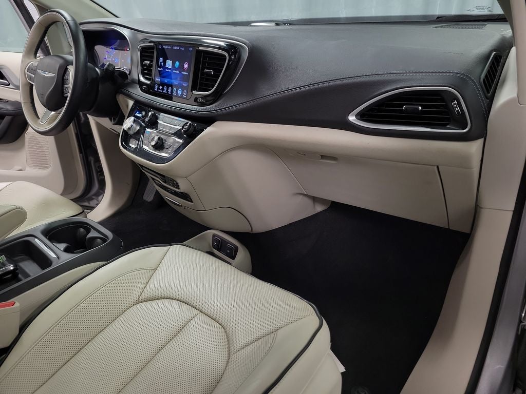 2017 Chrysler Pacifica Hybrid Platinum