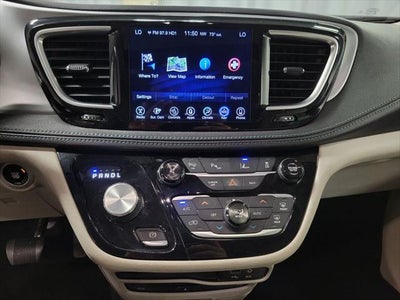 2017 Chrysler Pacifica Hybrid Platinum