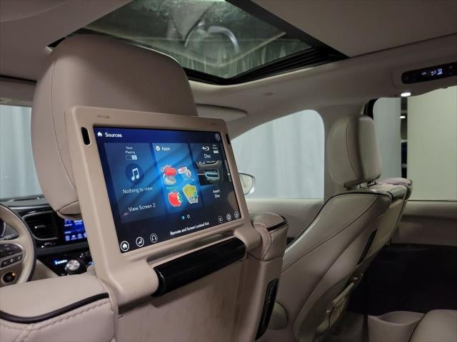 2017 Chrysler Pacifica Hybrid Platinum
