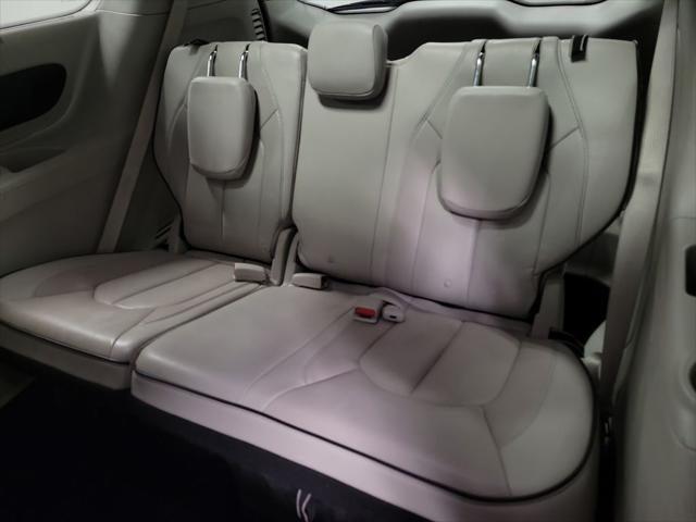 2017 Chrysler Pacifica Hybrid Platinum