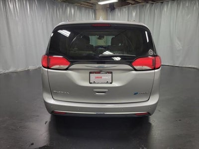 2017 Chrysler Pacifica Hybrid Platinum