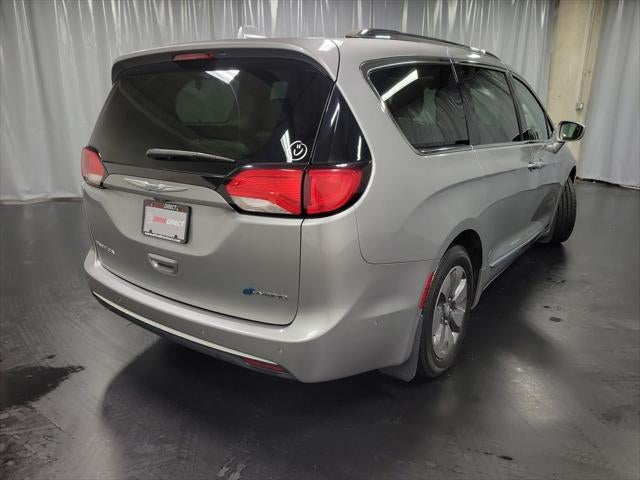 2017 Chrysler Pacifica Hybrid Platinum