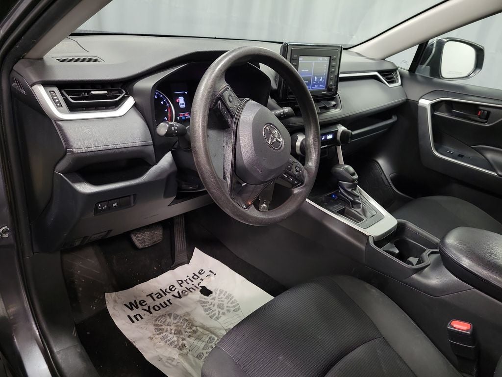 2020 Toyota RAV4 LE