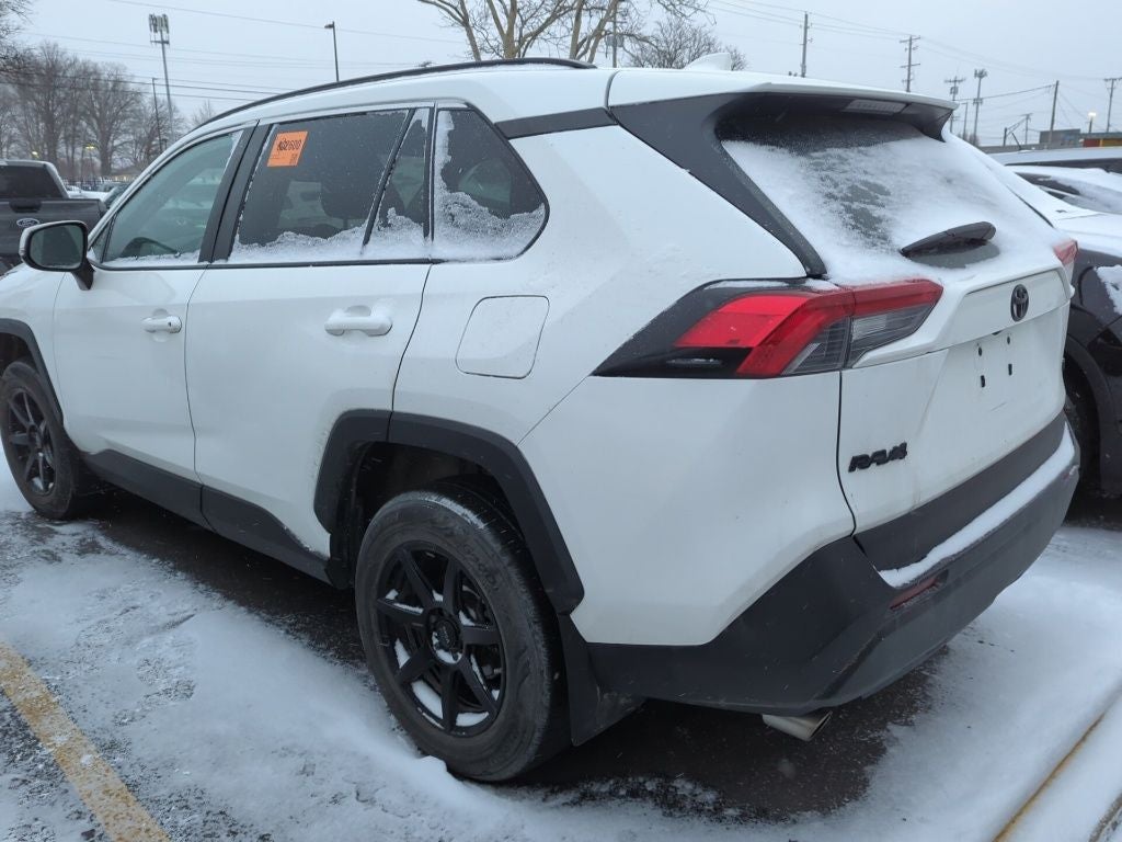 2020 Toyota RAV4 LE