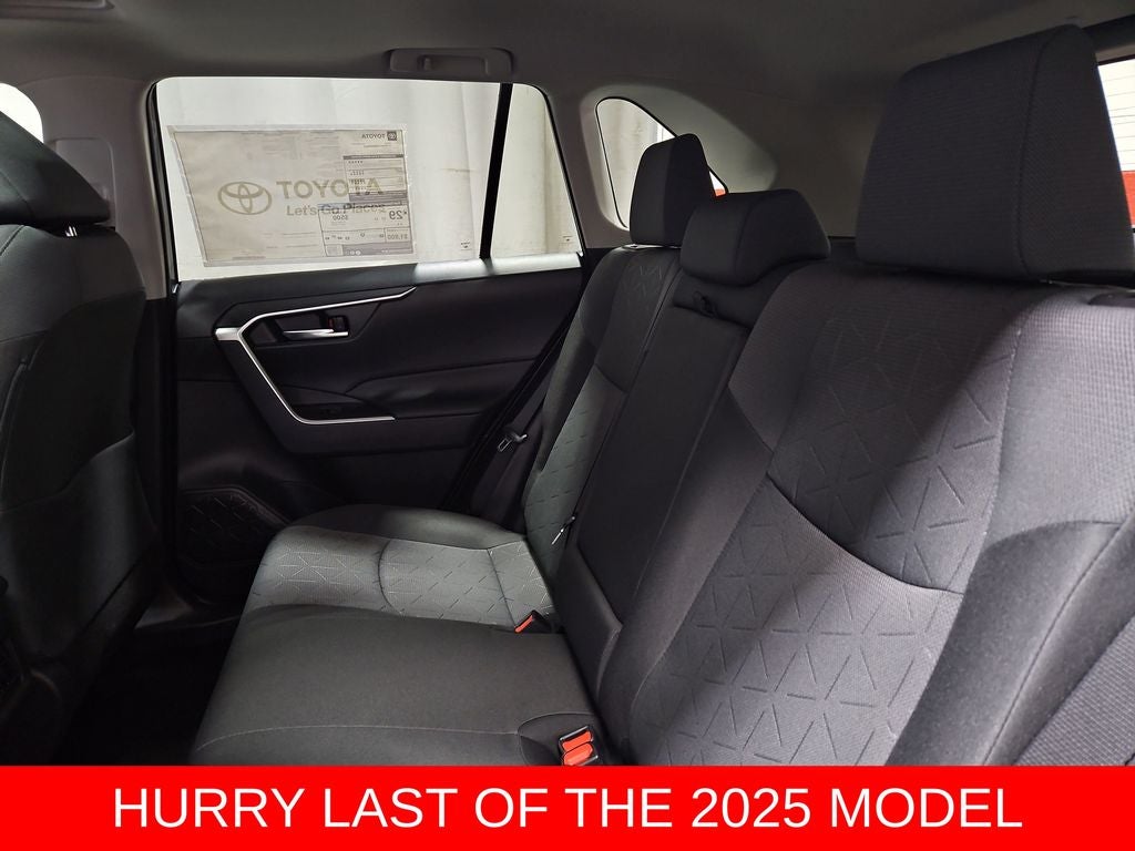 2025 Toyota RAV4 XLE