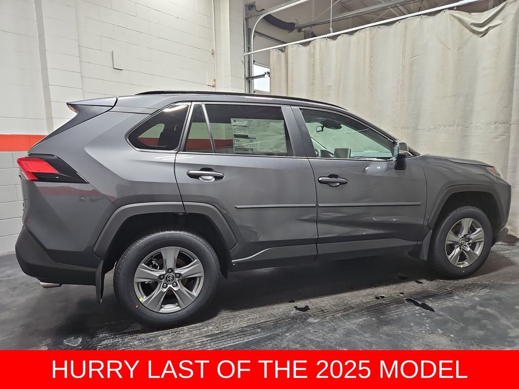 2025 Toyota RAV4 XLE