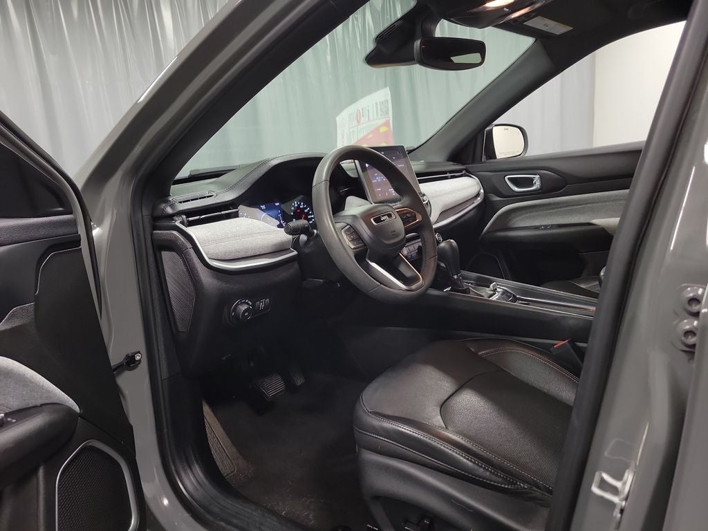 2023 Jeep Compass Latitude Lux