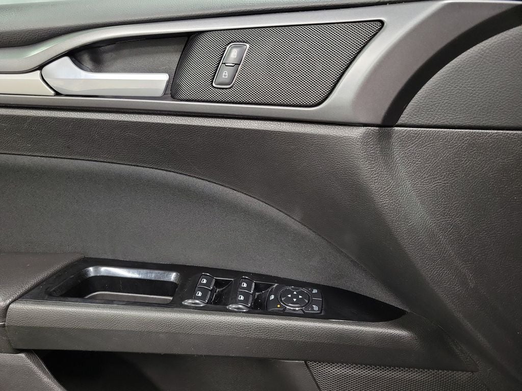 2016 Ford Fusion Hybrid SE