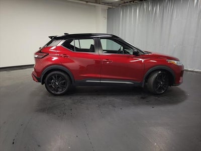2022 Nissan Kicks SR
