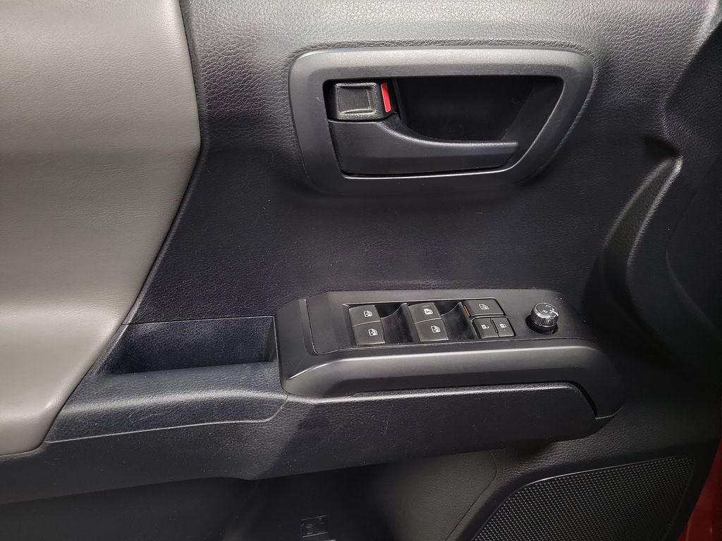 2018 Toyota Tacoma SR V6