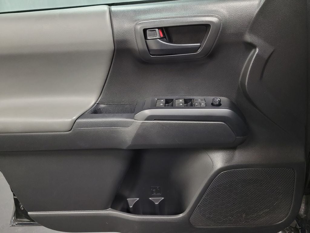 2022 Toyota Tacoma SR V6