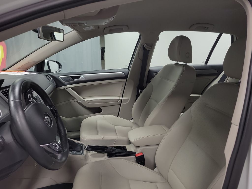 2015 Volkswagen Golf TSI S 4-Door