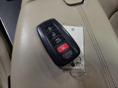 2019 Toyota Avalon Hybrid Limited