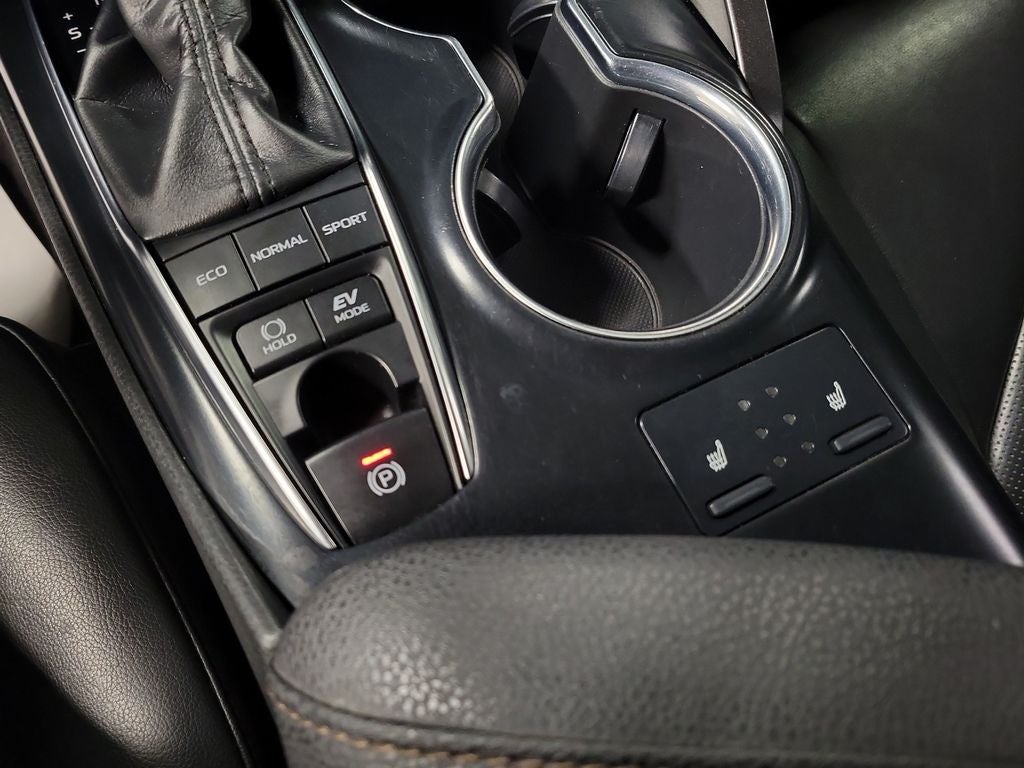 2019 Toyota Camry Hybrid XLE