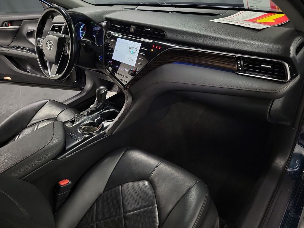 2019 Toyota Camry Hybrid XLE