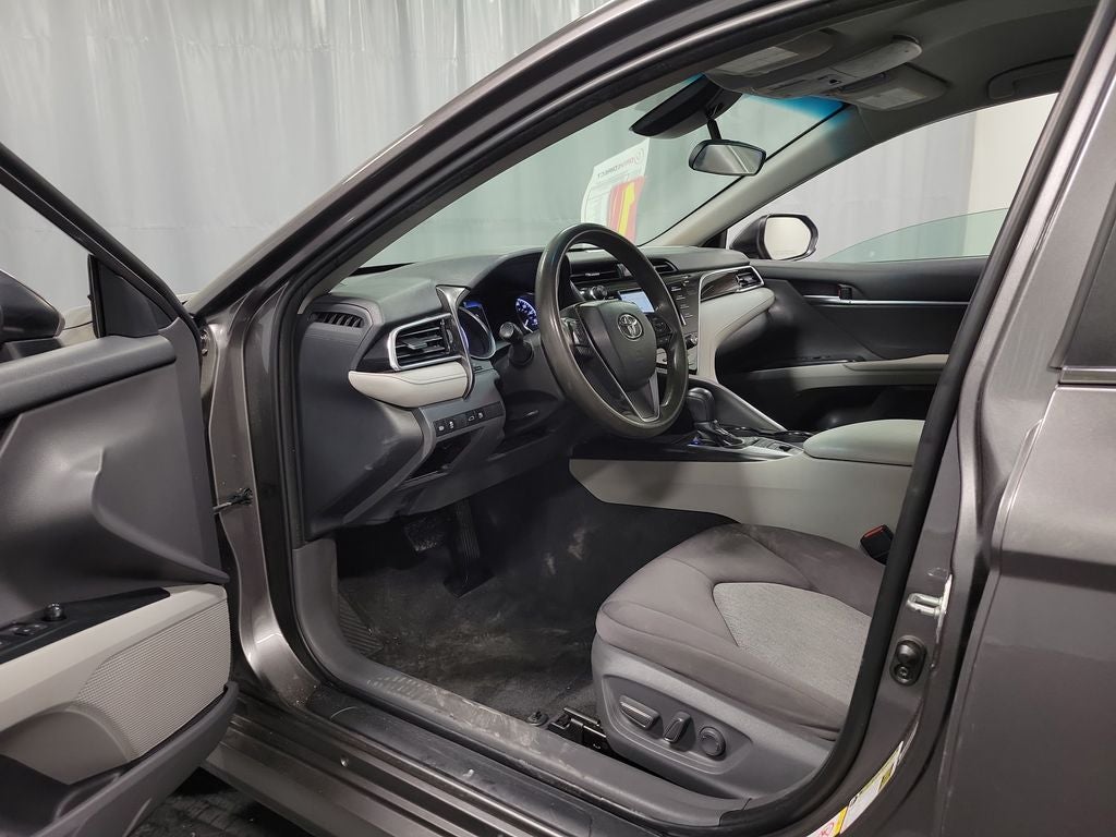 2018 Toyota Camry Hybrid LE