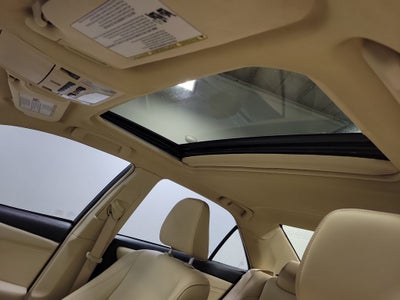 2017 Toyota Camry Hybrid XLE