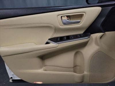 2017 Toyota Camry Hybrid XLE